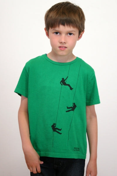 Kinder T-Shirt „Kletterer“ – Unisex Shirt mit Siebdruck, Biobaumwolle