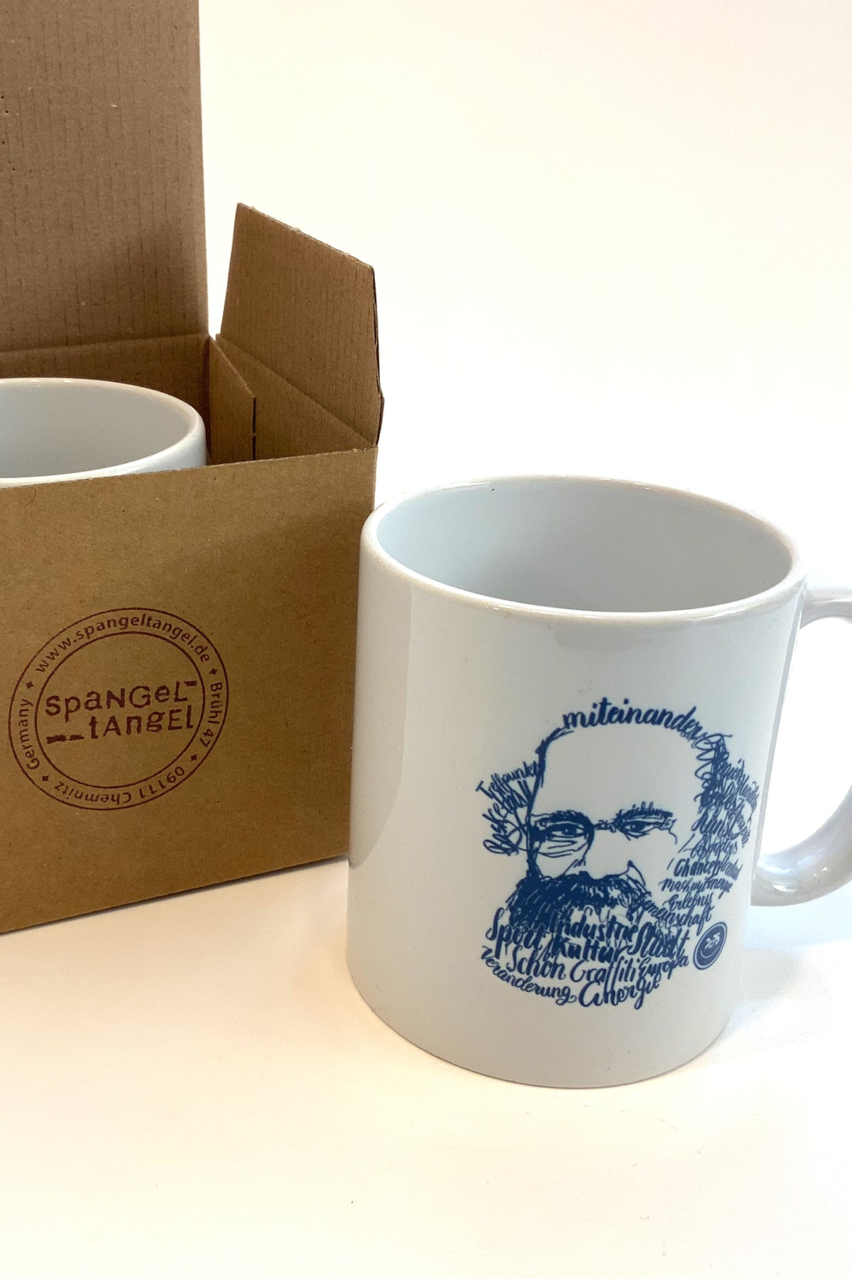 Keramiktasse - Kaligrafie-Marx, Chemnitz2025